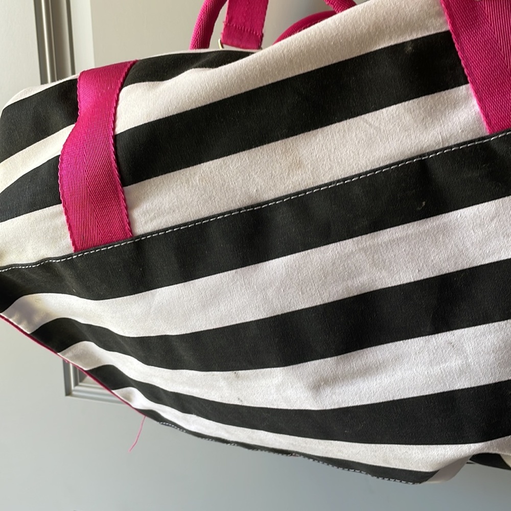 Victoria’s Secret large travel gym bag - Picture 5 of 14